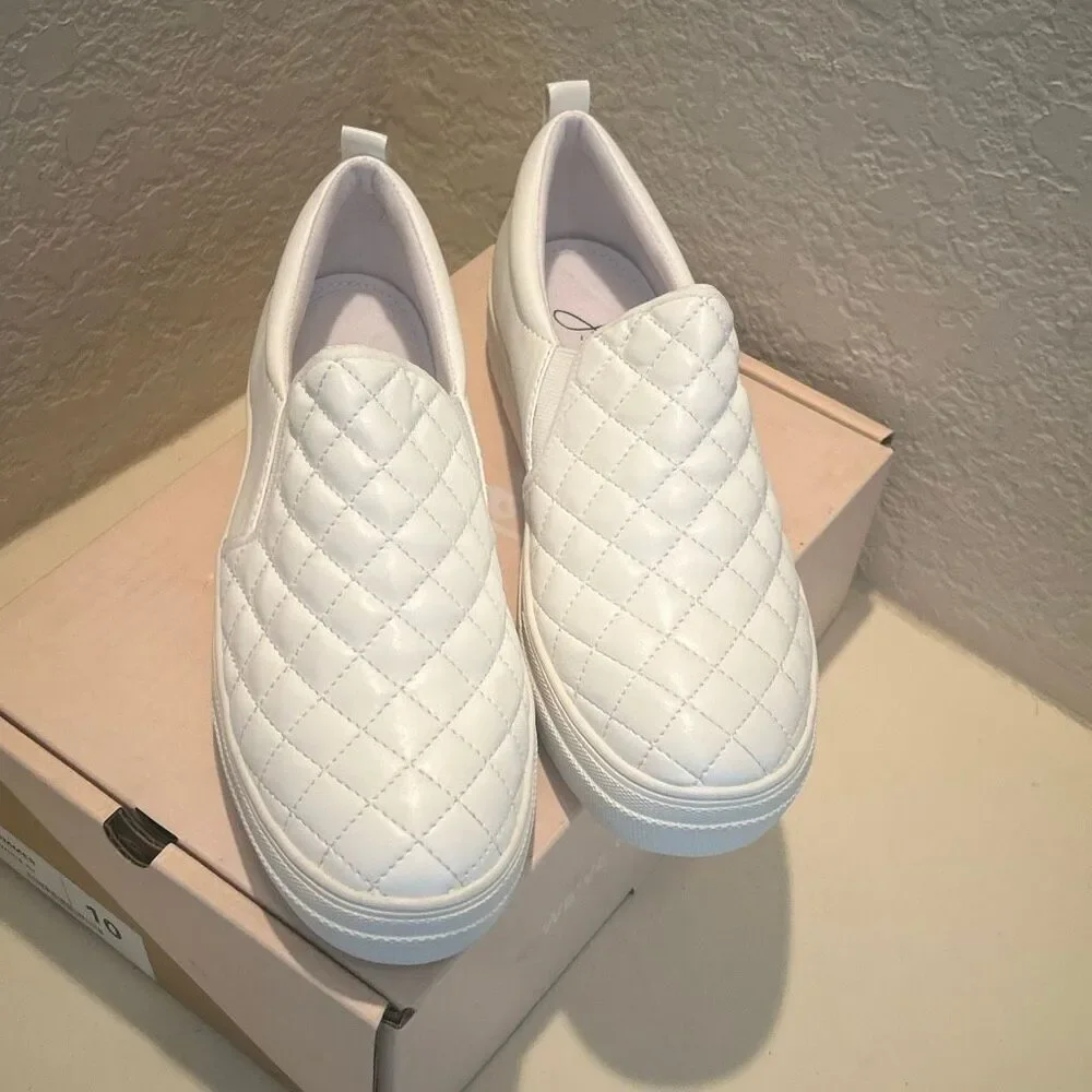 J. Adams Women's Size 10 Glimmer White Quilted Sneakers Casual Slip On Shoe NEW